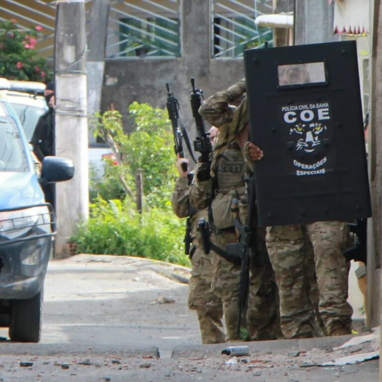 Traficante atira e depois faz a própria mulher refém para enganar policiais em Valéria