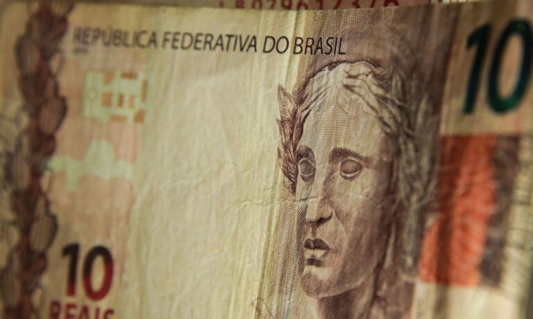 Prévia da inflação oficial fica em 0,95% em março, diz IBGE