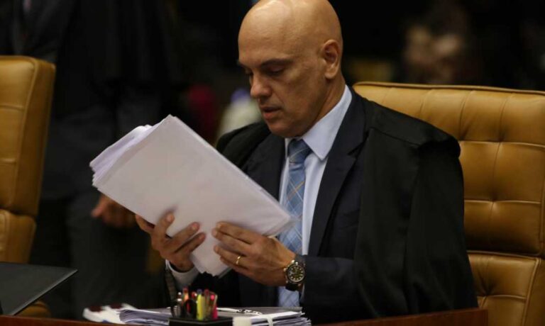 Em votação simbólica Alexandre de Moraes é eleito presidente do TSE