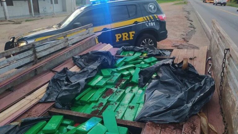 PRF apreende mais de meia tonelada de maconha no Sudoeste da Bahia