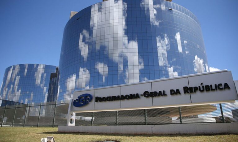 PGR opina contra suspensão da posse de 11 deputados eleitos