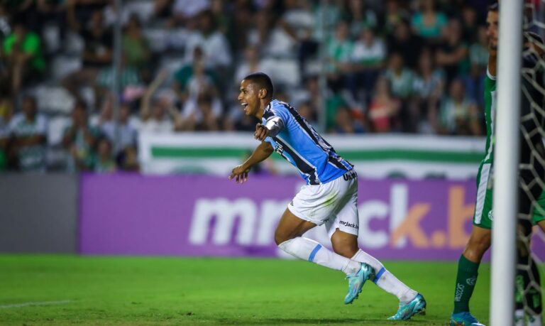 Em jogo movimentado, Grêmio derrota Juventude no Gaúcho