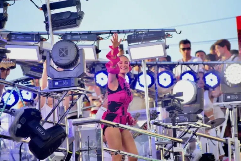 Domingo de carnaval tem Claudia Leitte, Xanddy Harmonia, Baiana System e mais; confira programação