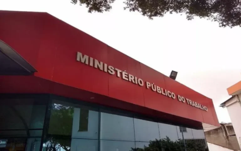 Homem morre após trator capotar em ribanceira de fazenda na BA; vítima trabalhava no momento do acidente