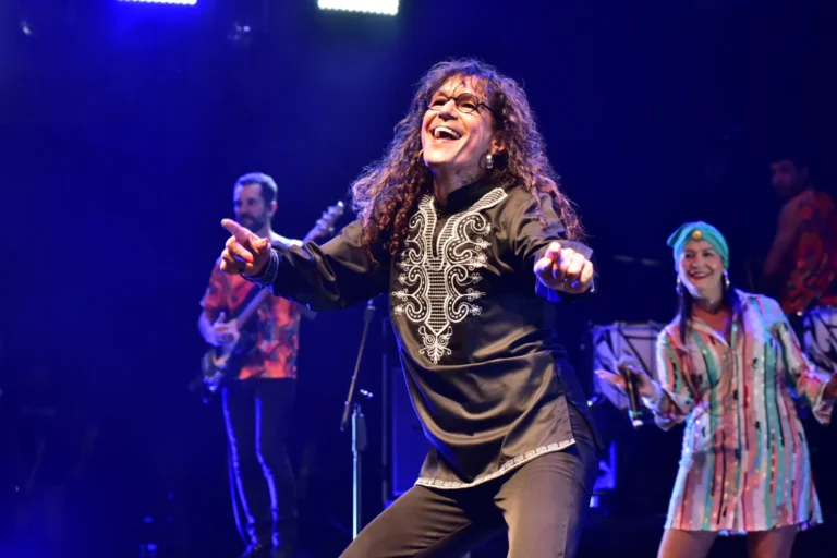 Surpresa muito agradável, diz Luiz Caldas após música lançada há 36 anos viralizar em rede social