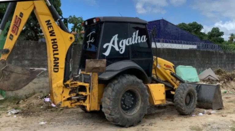 Retroescavadeira da Prefeitura de Vera Cruz que foi furtada em garagem é encontrada por policiais
