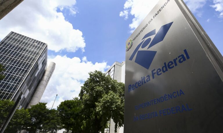 Receita abre consulta a 3º lote do IR na segunda-feira e paga R$ 7,5 bilhões em restituições