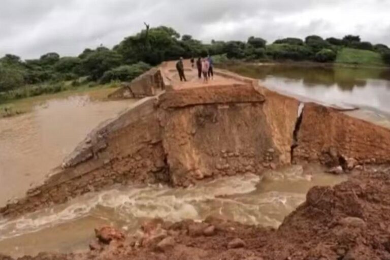 Barragem rompe e deixa cerca de três mil pessoas isoladas no interior da Bahia