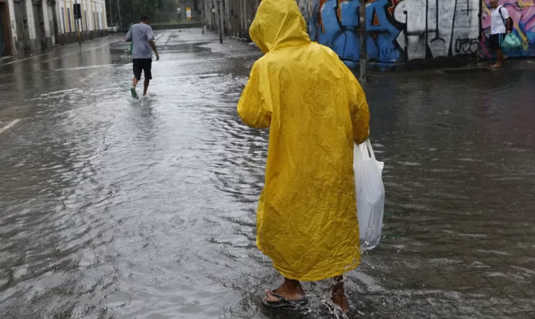 Norte e Noroeste do Rio podem ter até 200mm de chuvas até domingo