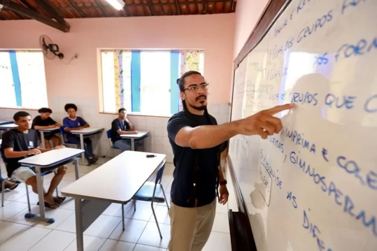 Estado anuncia convocação de 1.677 novos profissionais da Educação nesta quarta-feira