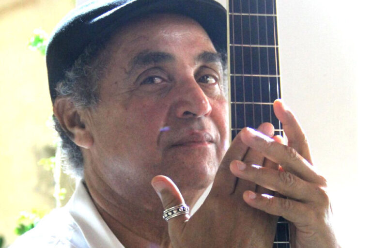 Ícone da MPB e do forró, cantor e compositor feirense Carlos Pitta morre aos 70 anos
