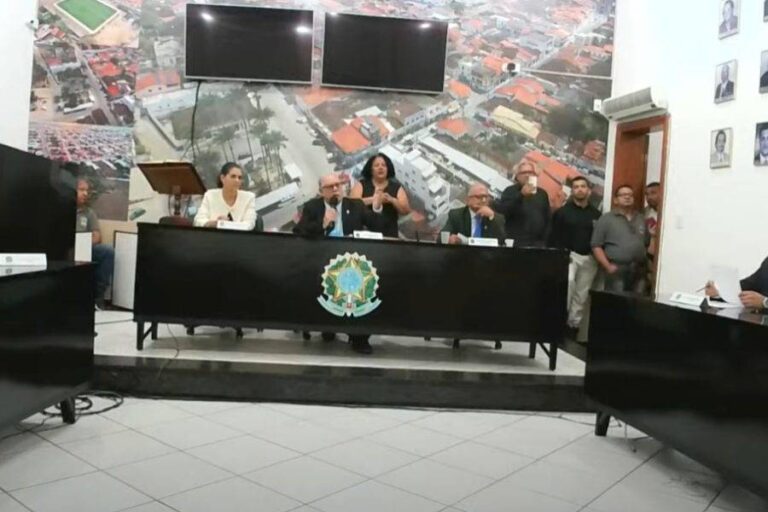 Sessão Na Câmara De Itambé Termina Em Confusão Após Votação De Projeto Que Afeta Servidores