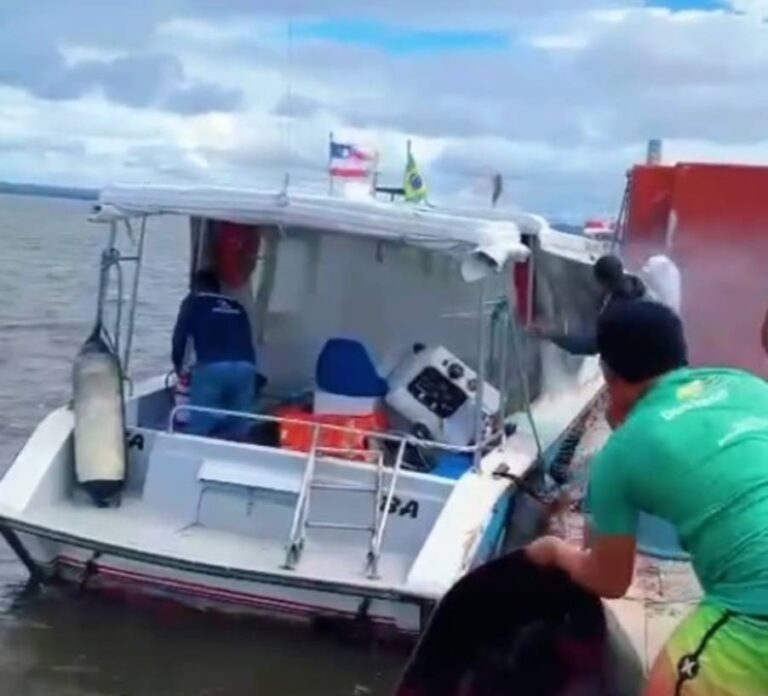 Lancha Pega Fogo Entre Morro De São Paulo E Valença