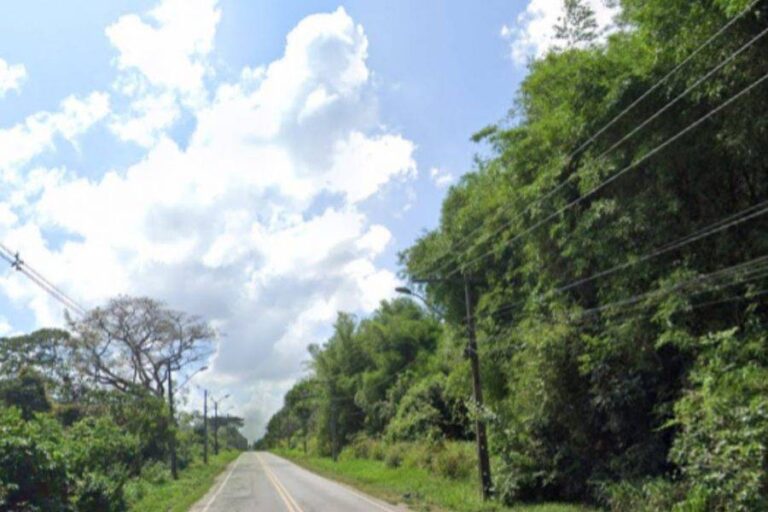 Manifestação Interdita A Estrada Do Derba Em Salvador