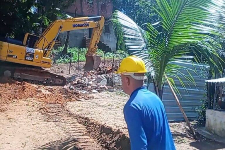 VÍDEO: Casa De Terreiro é Demolida Em Pituaçu Durante Ação Do Governo Estadual