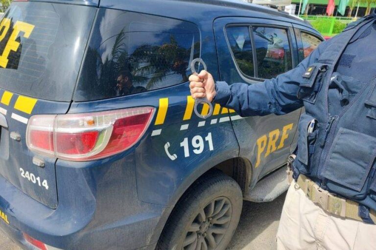 Homem Com Mandado Por Homicídio é Preso Pela PRF Na BR-324, Em Salvador