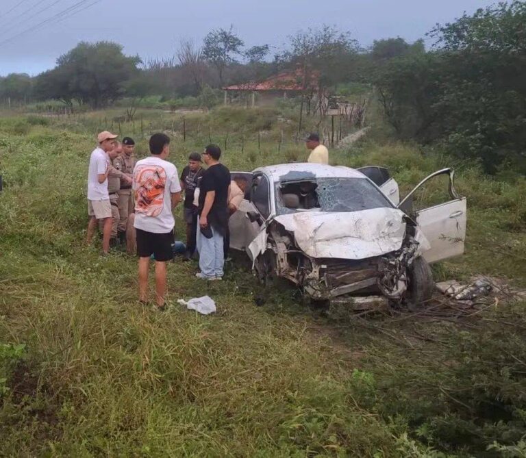 Colisão Entre Veículos Deixa Dois Mortos E Cinco Feridos Na BA-120, Em Valente