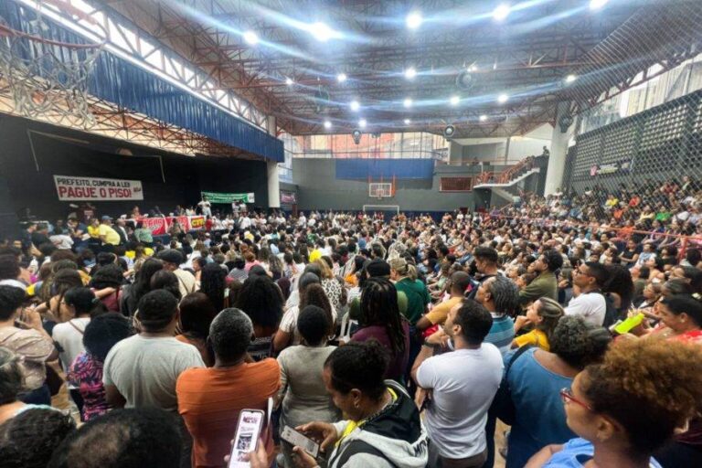 Professores Da Rede Municipal De Salvador Decidem Manter Greve Após 64 Dias De Paralisação