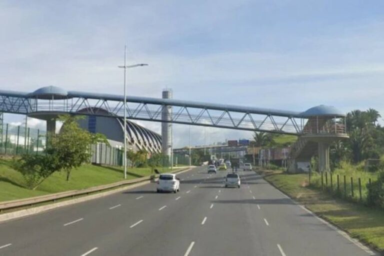 Homem é Encontrado Esfaqueado Dentro De ônibus Em Salvador