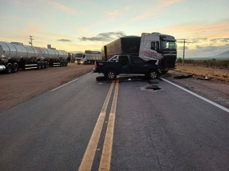 Colisão Entre Carretas Deixa Um Morto Na Serra Do Cipó