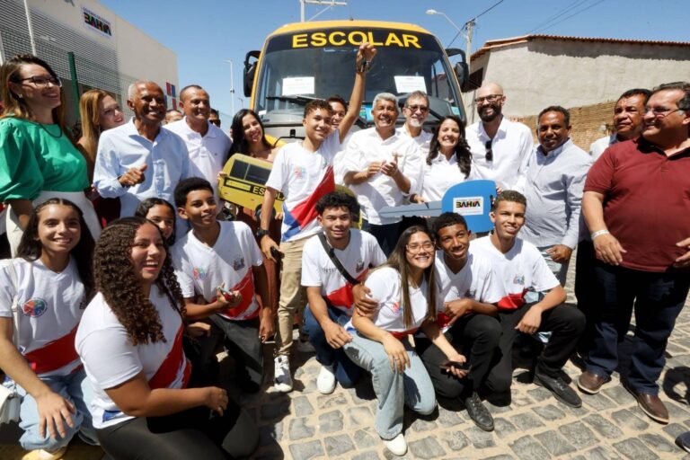 Jerônimo Entrega Obras E Anuncia Investimentos Na Educação De Ibotirama