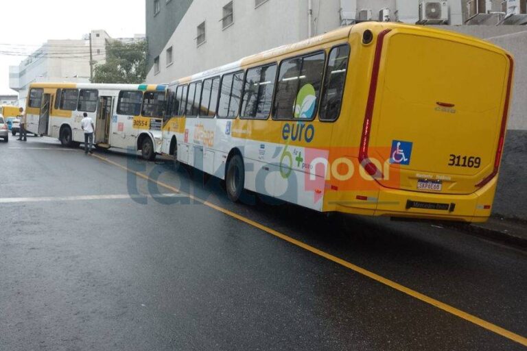 Acidente Entre Dois ônibus Deixa Quatro Feridos Em Salvador