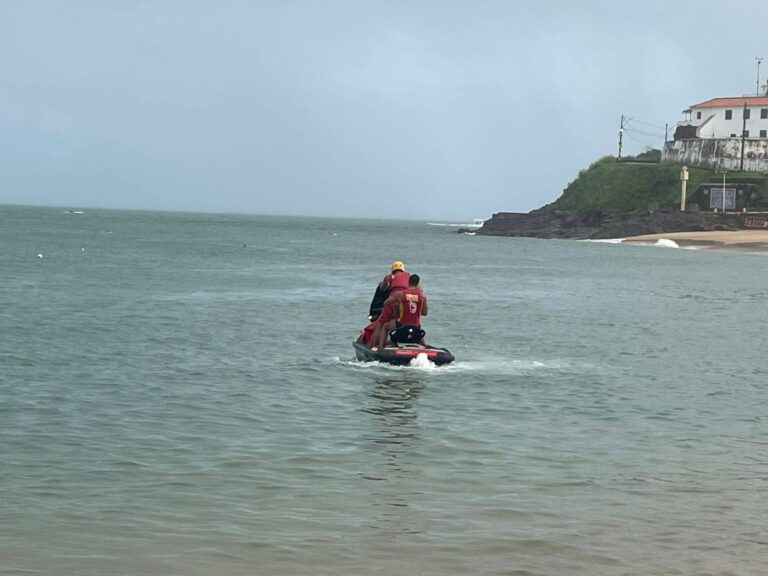 Bombeiros Continuam Buscas Por Jovem Desaparecido Em Amaralina