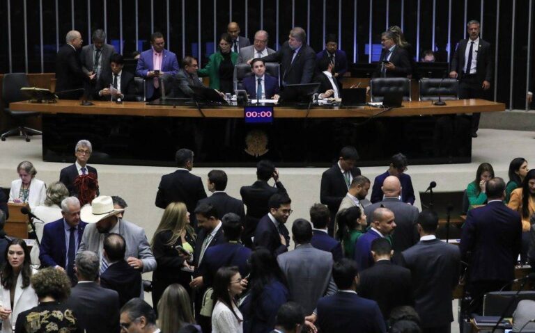 Confira Como Os Deputados Baianos Votaram Na PEC Da Blindagem