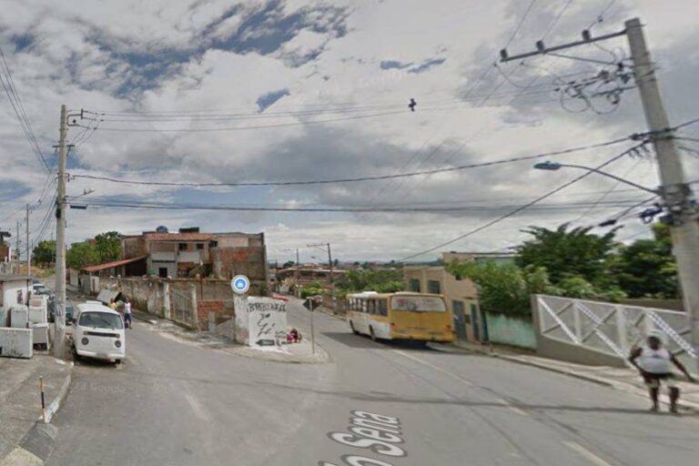 Ônibus Voltam A Circular No Rio Sena Após Protestos