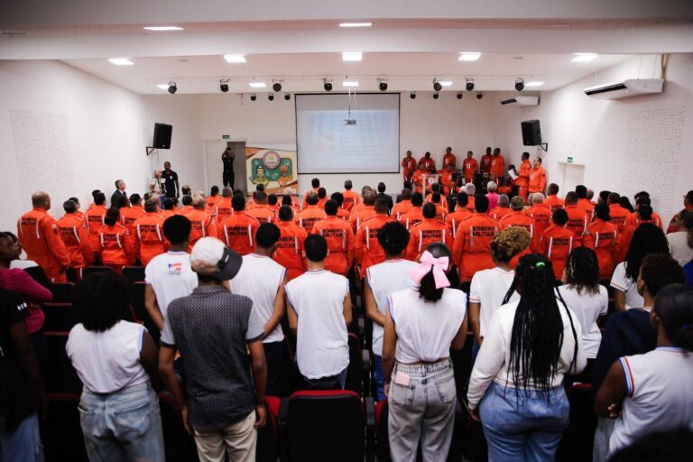 Governo Lança Programa Bombeiros Na Escola Em Salvador