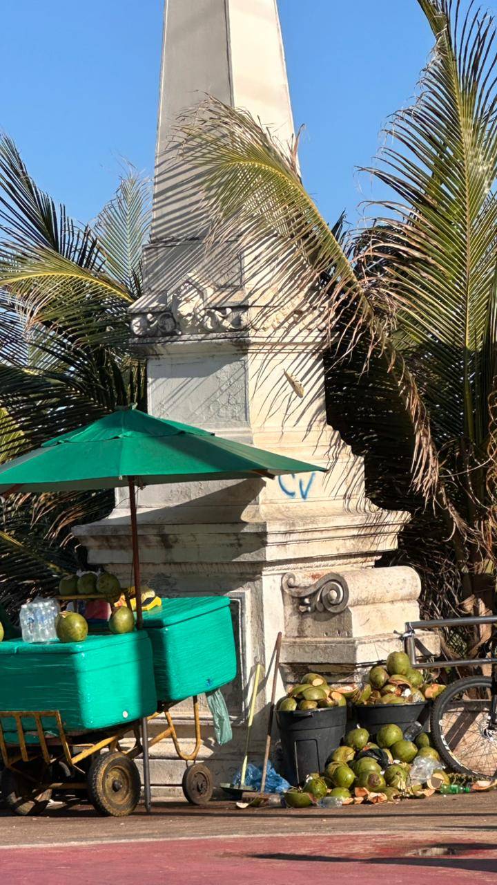 Pichações Do CV São Registradas Na Praia Da Paciência, No Rio Vermelho