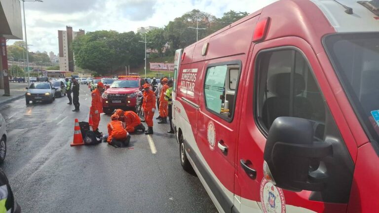 Bombeiros Prestam Socorro A Vítima De Acidente Na Av. Bonocô, Em Salvador