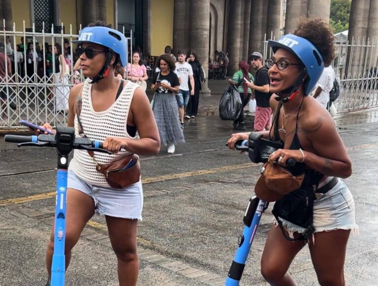 Semob Realiza Ações De Mobilidade Inclusiva Com Capacetes Afro E Aulas De Condução