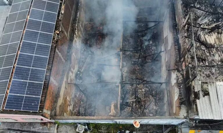 Incêndio De Grande Proporção Destrói Lojas No Centro De Ubatã Na Bahia