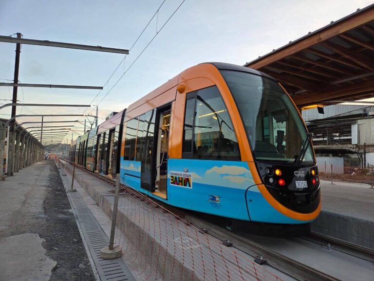 Jerônimo Rodrigues E Rui Costa Testam VLT Pela Primeira Vez