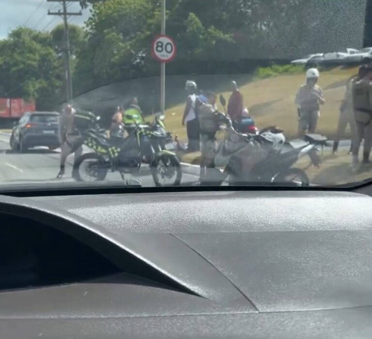 Acidente Entre Carro E Moto Deixa Motociclista Ferido Na Av. Paralela