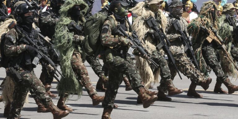 Mulheres participam pela primeira vez da seleção do Exército