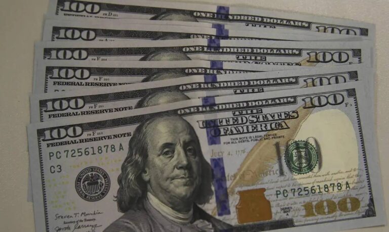 Dólar Cai Ao Menor Nível Em 21 Meses E Bolsa Bate Novo Recorde