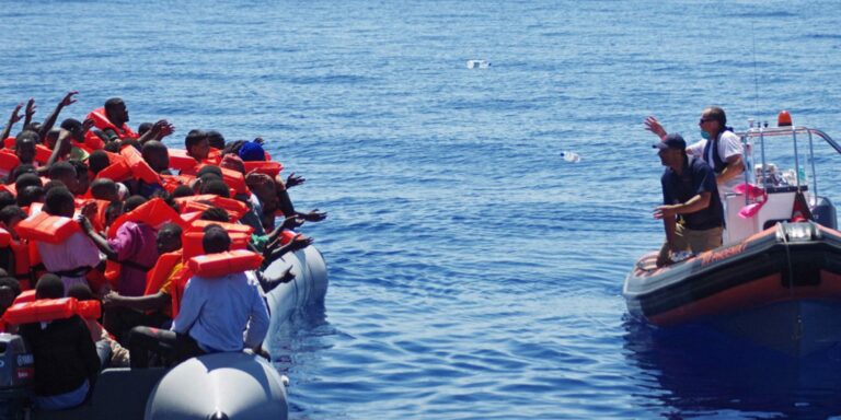 Em 2025, quase oito mil pessoas morreram em rotas migratórias