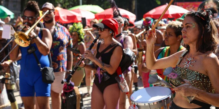 Bloco Mulheres Rodadas discute violência contra a mulher no Rio