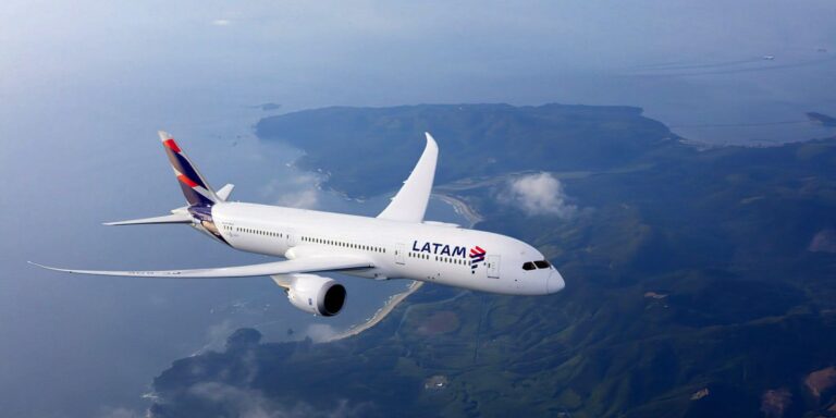 LATAM recebe as primeiras aeronaves compradas da Embraer