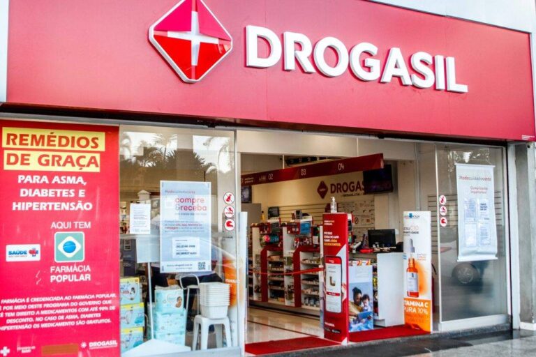 Rede De Farmácias Acaba Com Escala 6×1 Em Todas As Lojas Do Brasil