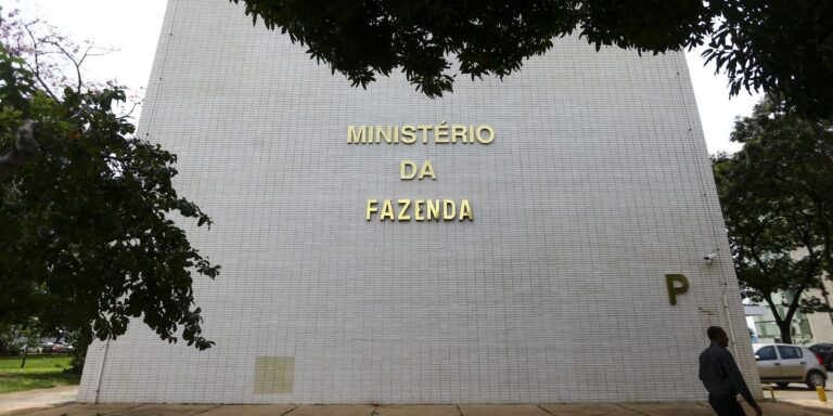Ministério da Fazenda projeta crescimento econômico de 2,3% para 2026