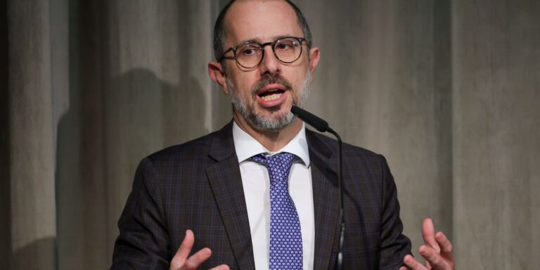 “Não precisamos eleger um país polícia do mundo”, diz ministro da CGU