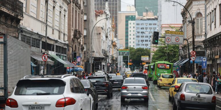RJ: Maioria dos veículos roubados está em áreas controladas pelo crime