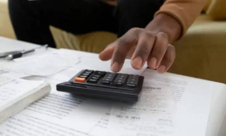 Endividamento Das Famílias Brasileiras Bate Recorde E Atinge 81,6%, Aponta CNC