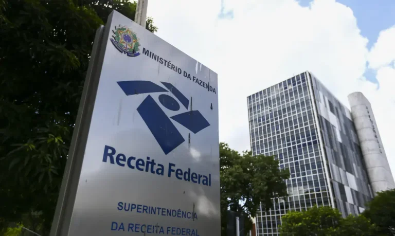 Receita Paga R$ 16 Bilhões No Maior Lote De Restituição Do Imposto De Renda Da História