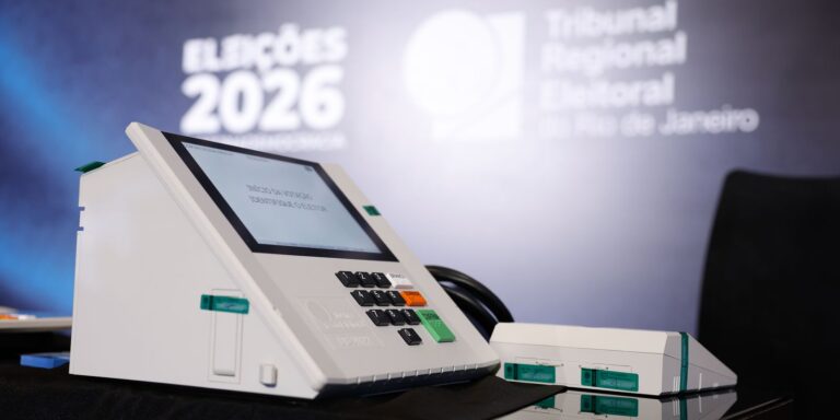 TSE encerra prazo e registra 13 candidatos à Presidência