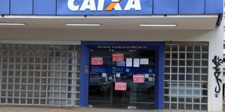 Empregados rejeitam proposta da Caixa Econômica e mantêm greve
