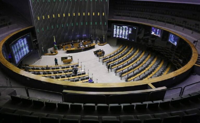 Câmara Dos Deputados Anuncia Concurso Com Salários Que Passam Dos R$ 30 Mil